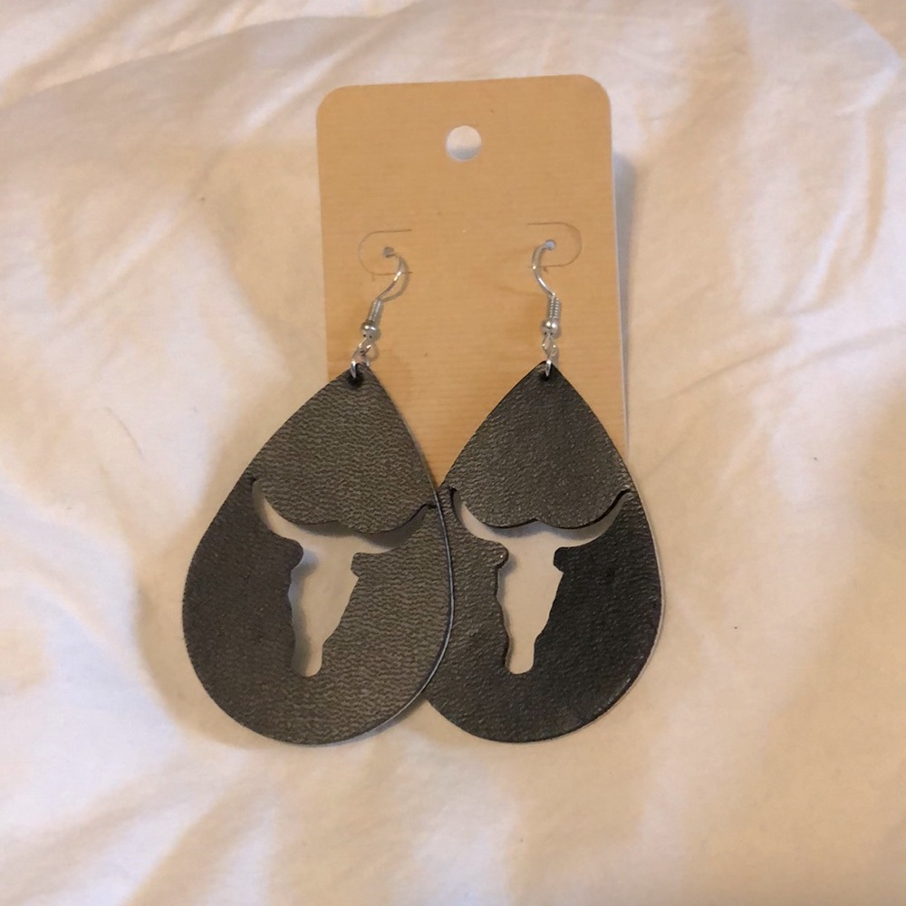 Cute Faux leather earrings! 🥰
